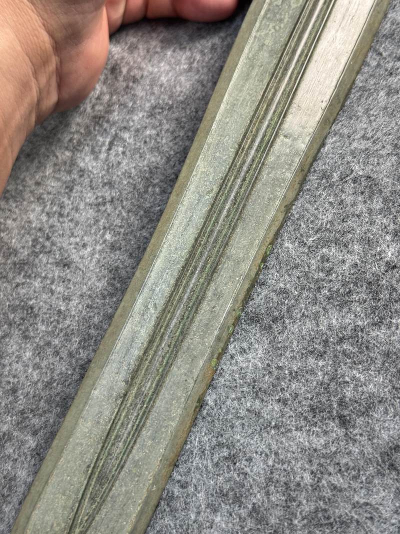 青銅嵌綠松石劍 - 图7