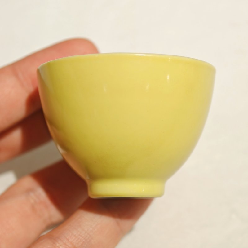 清雍正 柠檬黄釉酒杯一组五件 - 图37