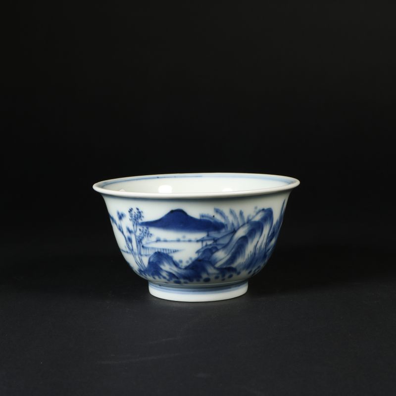 清康熙 青花披麻皴山水纹压手杯 - 图1