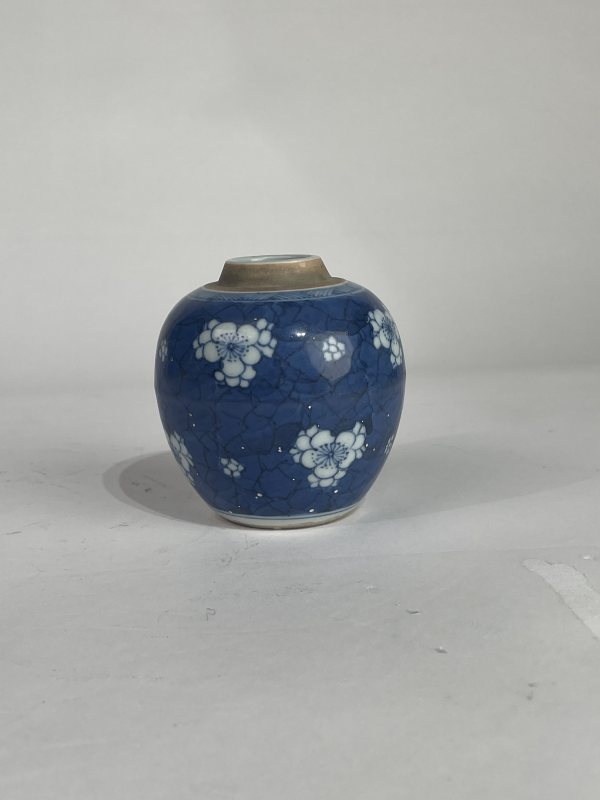 解放后 青花冰梅纹小罐