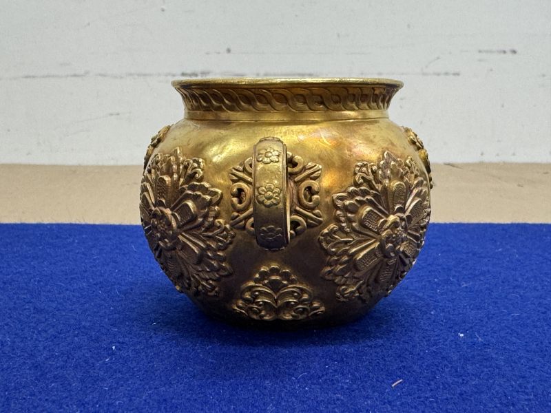 金質寶相花執壺和金質杯一套七件帶原配銅三足承盤 - 图12