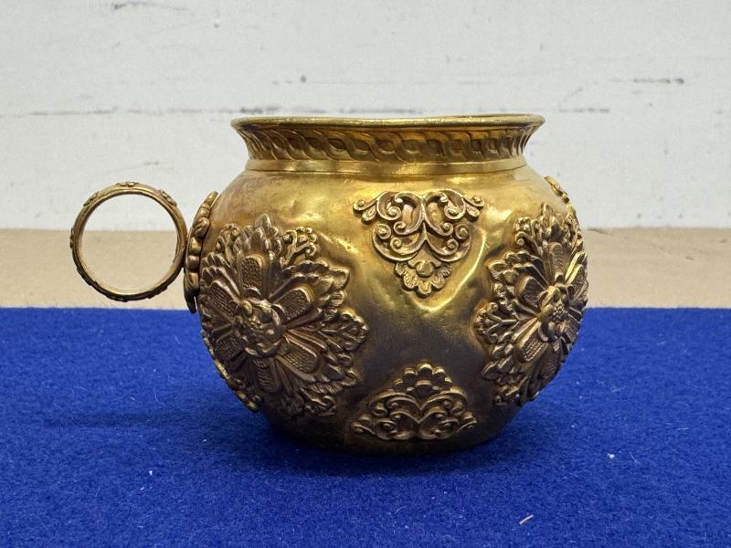 金質寶相花執壺和金質杯一套七件帶原配銅三足承盤 - 图13