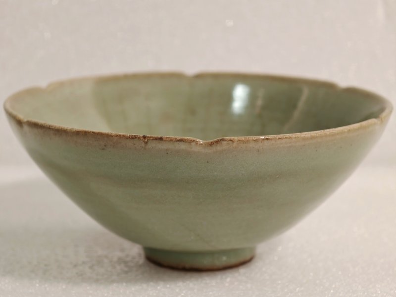 宋 龙泉窑粉青釉花口碗 - 图2