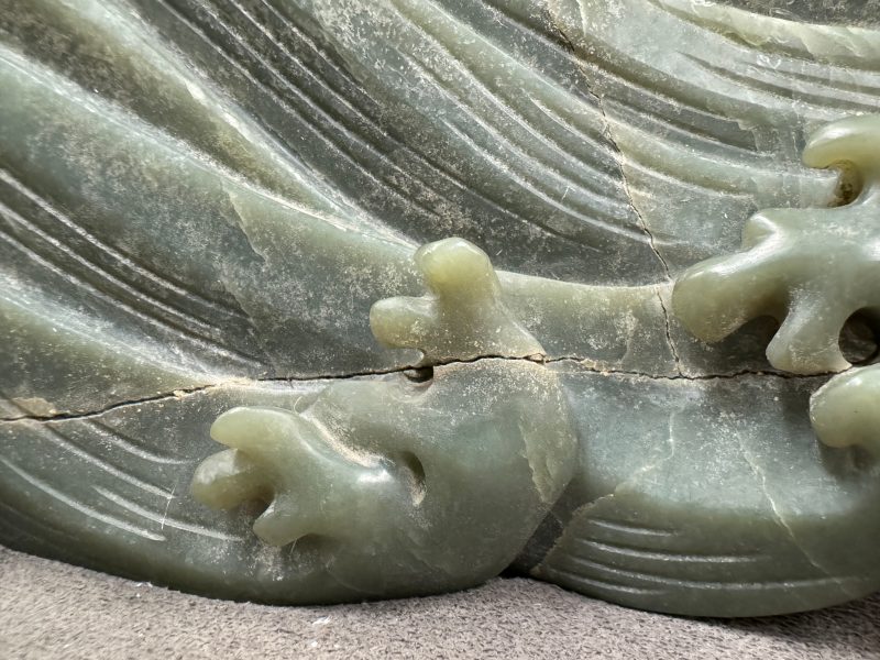 清 碧玉蝠纹波涛海浪山子 - 图19
