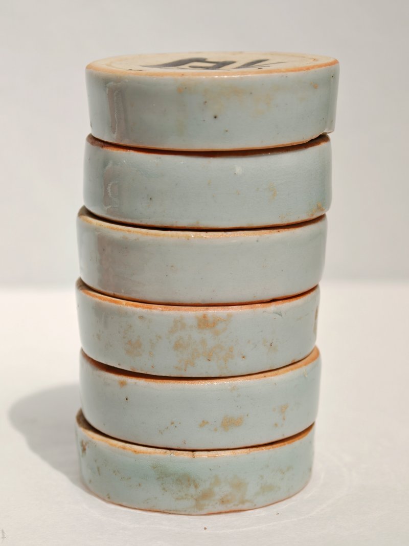 明 褐彩青釉象棋（一套三十二枚） - 图18