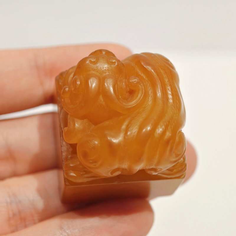 清 田黄雕狮钮正方印一对 - 图8