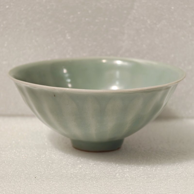 宋 龙泉窑粉青釉莲瓣撇口碗 - 图6