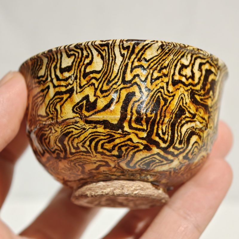 唐 绞胎黄釉弦纹撇口杯 - 图12