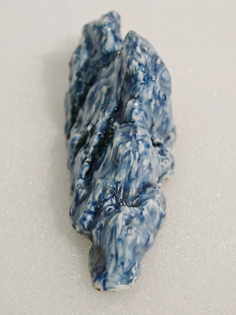 清康熙 青花披麻皴山子 - 图3