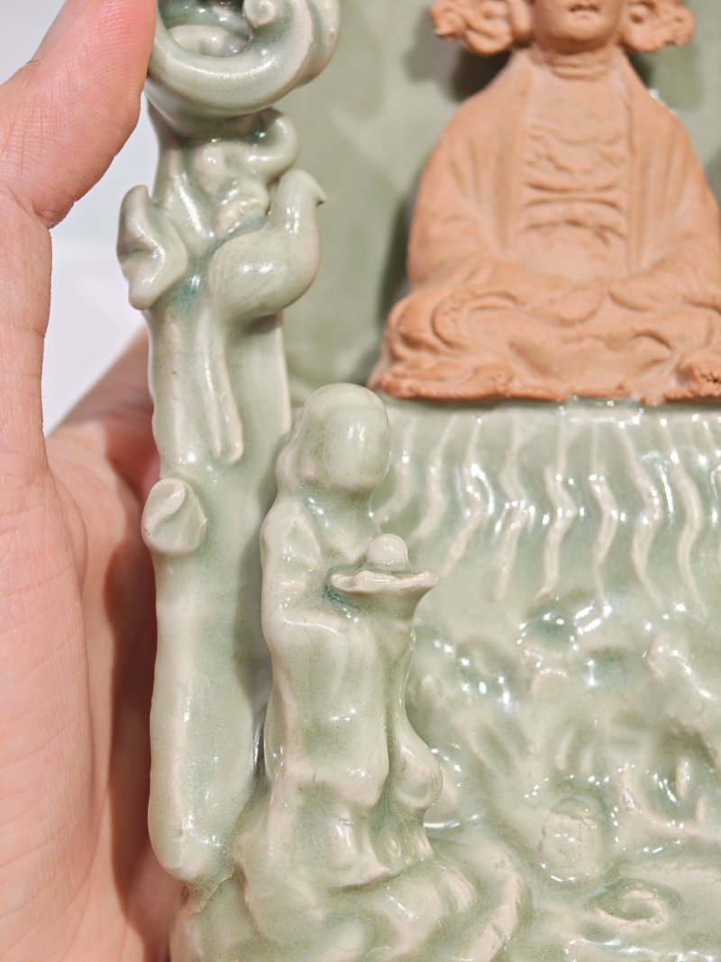 南宋 龙泉窑粉青反瓷观音佛龛 - 图9