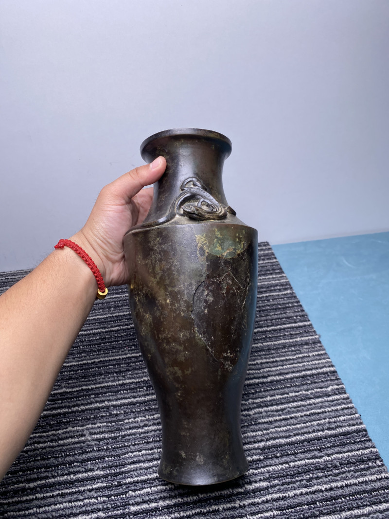 清 铜蕉叶兽面纹瓶、盘龙纹瓶一组两件 - 图24