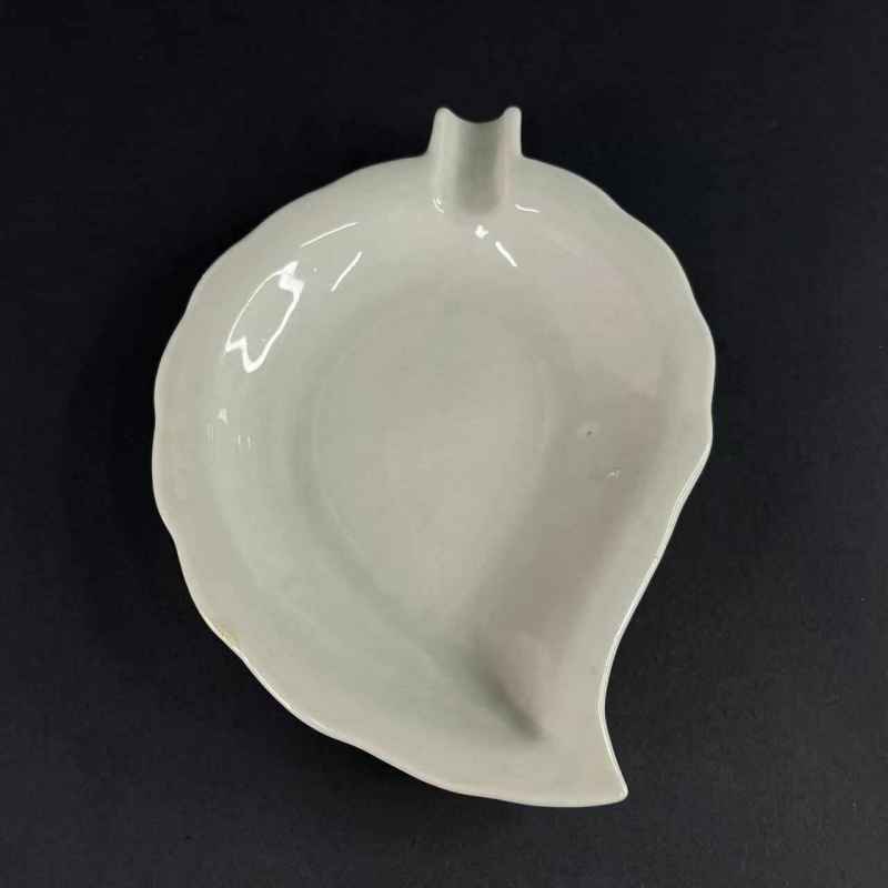 清 德化窑树叶形笔添