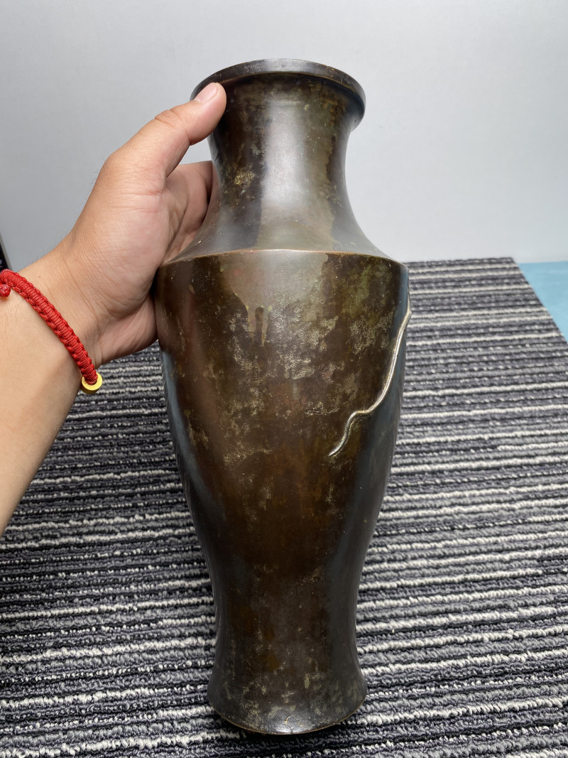 清 铜蕉叶兽面纹瓶、盘龙纹瓶一组两件 - 图26