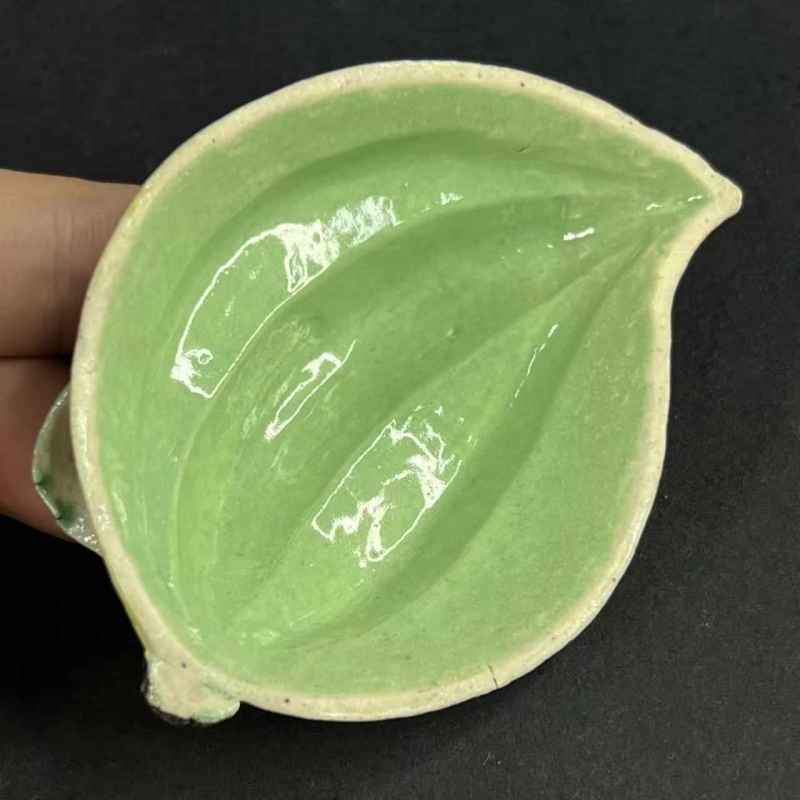 清晚期 粉彩桃形盖盒 - 图9