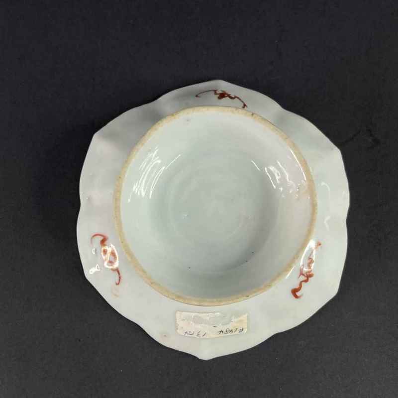 清 粉彩花卉纹菱口高足盘 - 图12