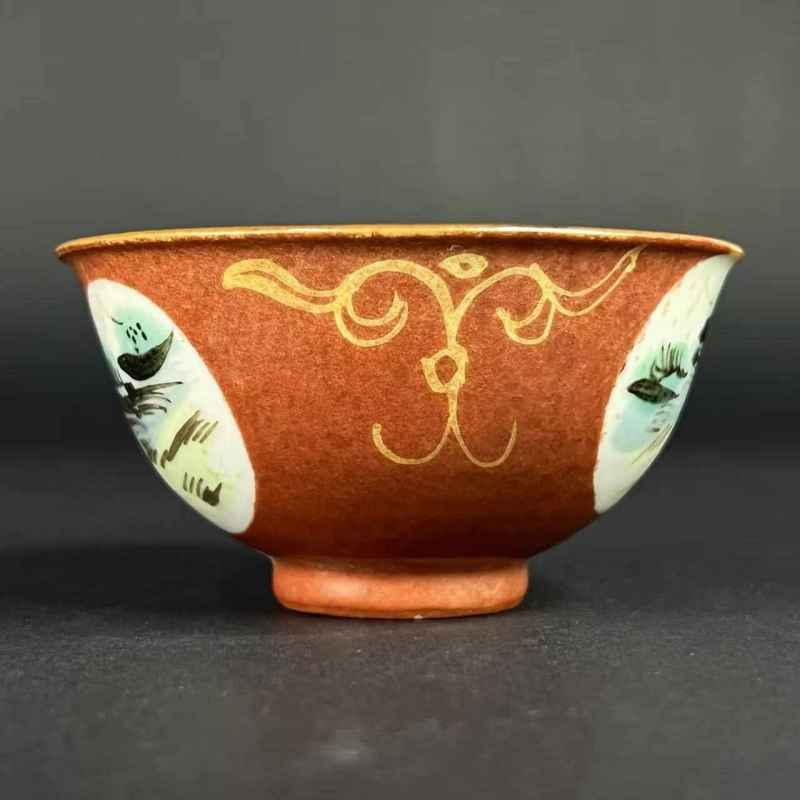 清中期 珊瑚红描金开窗压手杯 - 图2