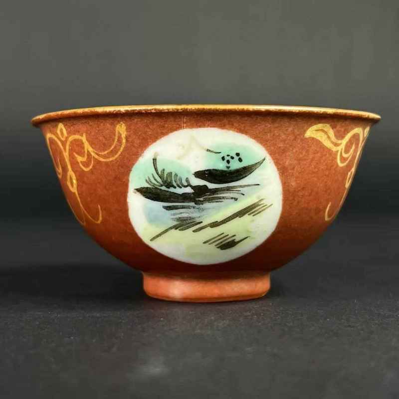清中期 珊瑚红描金开窗压手杯 - 图3