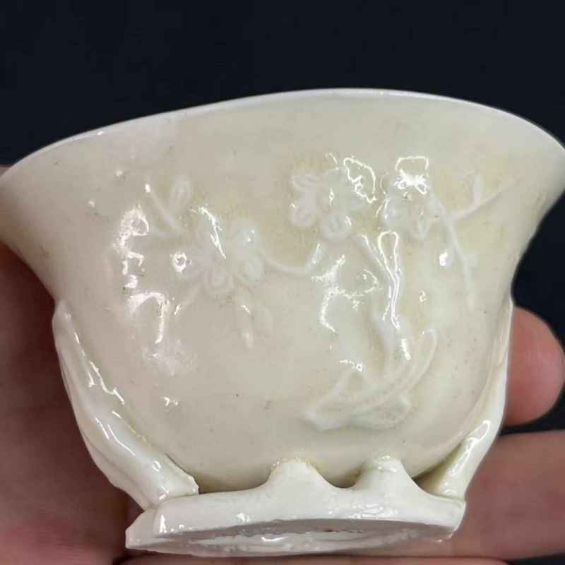 清中期 德化梅花纹杯 - 图8