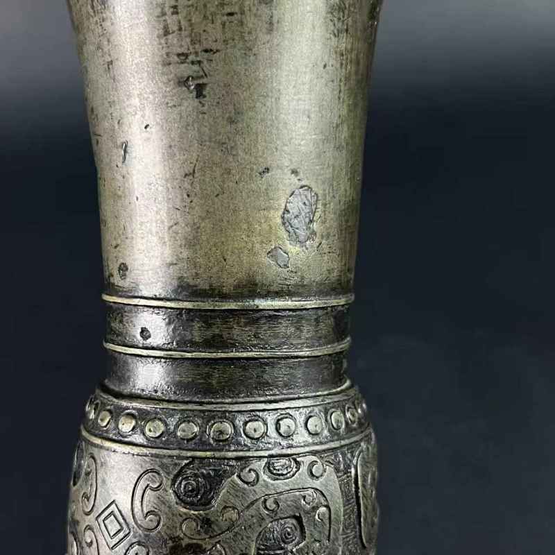 明 铜质饕餮纹花觚 - 图7