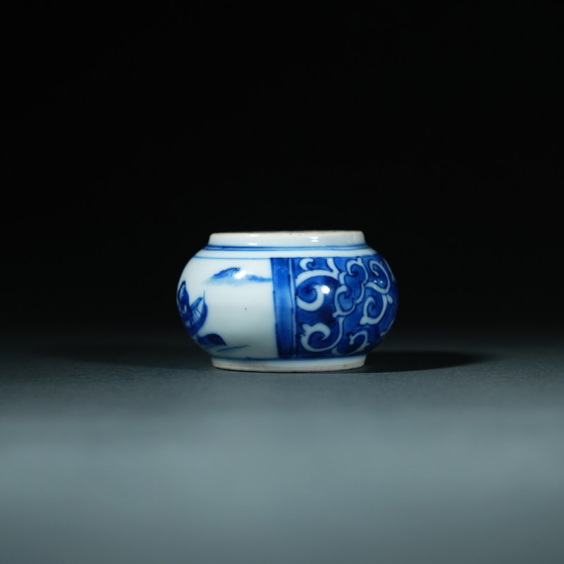 明崇祯 青花祥瑞行舟人物纹茶入 - 图4