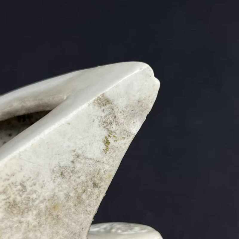清晚期 白釉镂空花卉纹壁瓶 - 图16