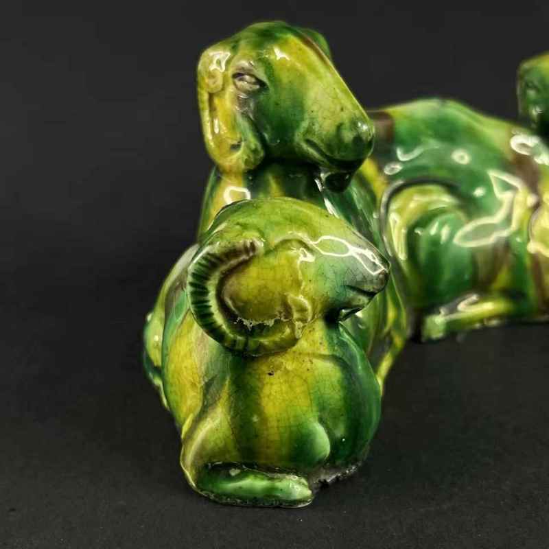 清 三彩三羊开泰笔架 - 图8
