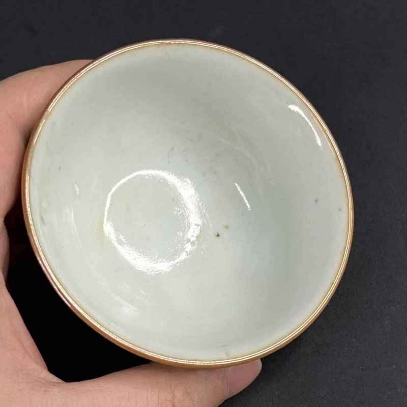 清中期 珊瑚红描金开窗压手杯 - 图7