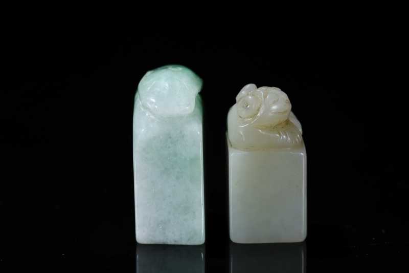  翡翠印纽、玉印纽一组二件 - 图4