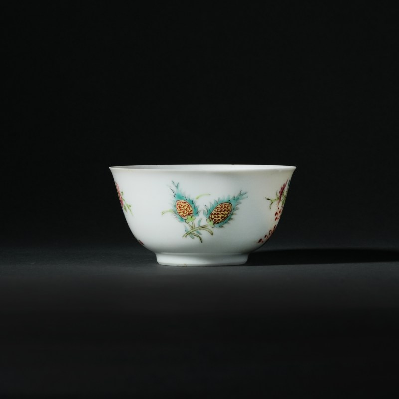 清乾隆 广彩花卉纹杯 - 图4