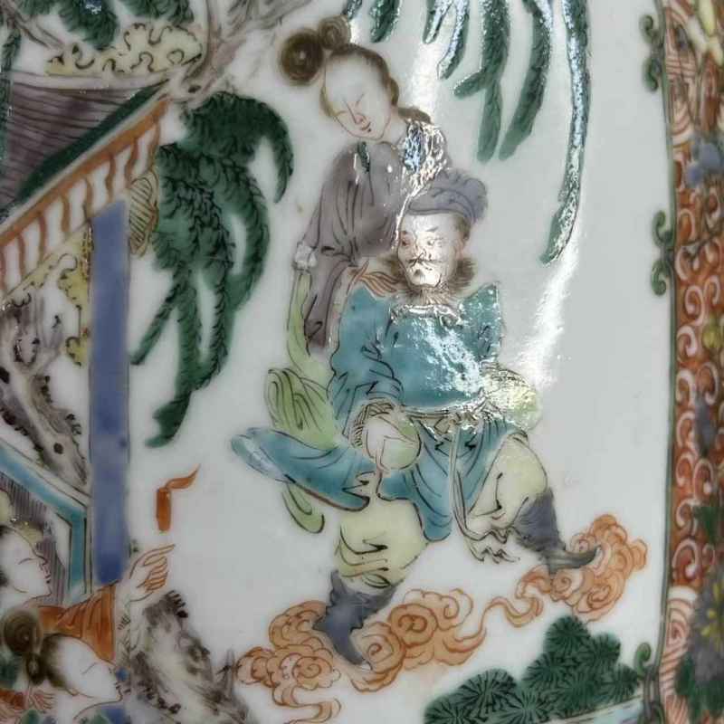清晚期 五彩人物故事棒槌瓶一对 - 图13