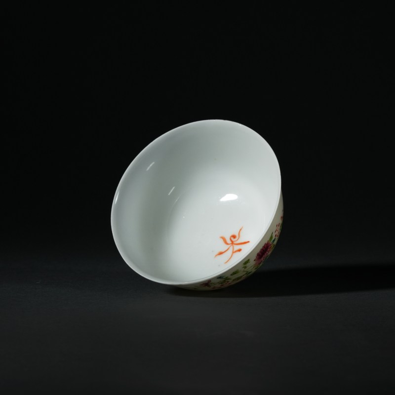 清乾隆 广彩花卉纹杯 - 图5