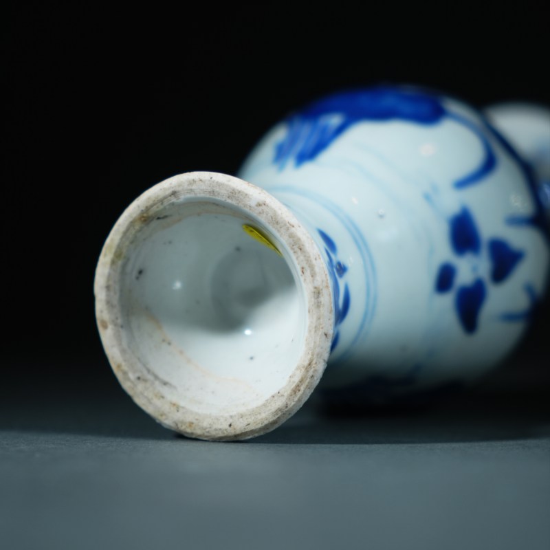 明晚期 青花莲池纹兽耳瓶 - 图5