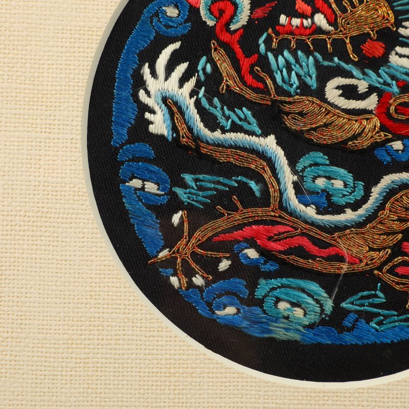 清 盘金彩绣小团龙饰片 - 图3