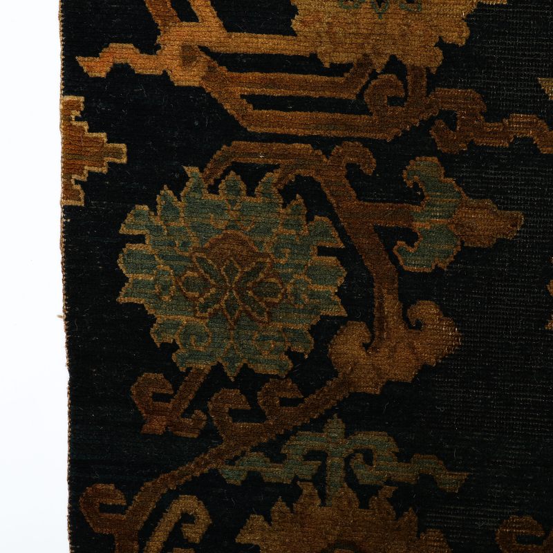 清 石青地缠枝莲纹宝相花藏毯 - 图5