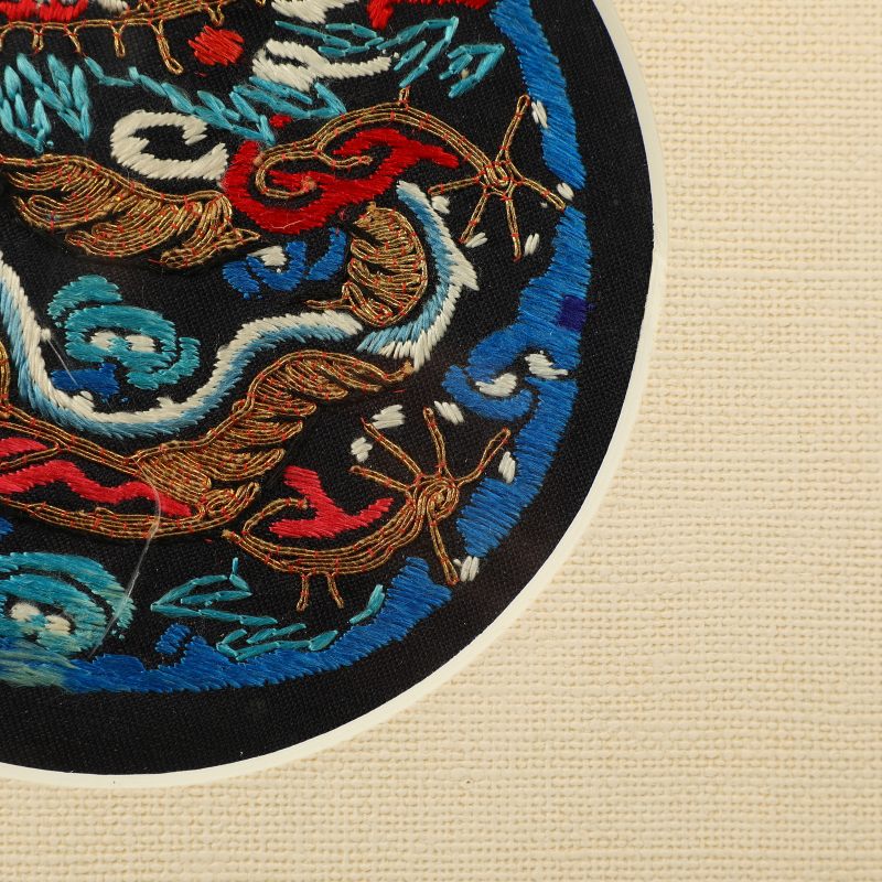 清 盘金彩绣小团龙饰片 - 图5