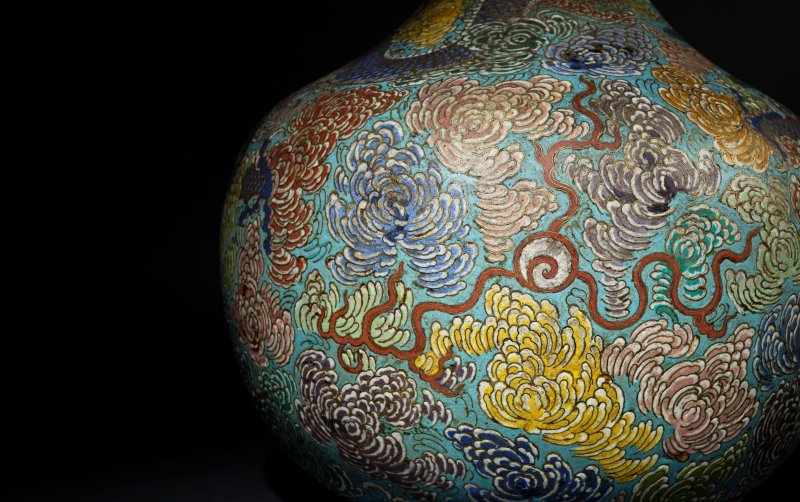 清雍正／乾隆　掐絲琺瑯逐珠雲龍紋天球瓶 | AN EXTREMELY RARE AND LARGE CLOISONNÉ ENAMEL 'DRAGON AND CLOUD' TIANQIUPING - 图15