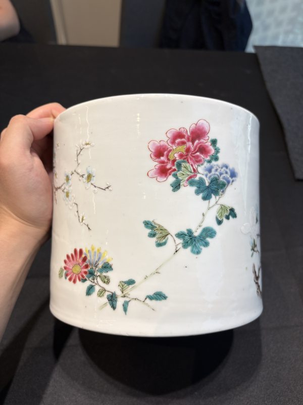清雍正 粉彩花卉紋筆筒 - 图13