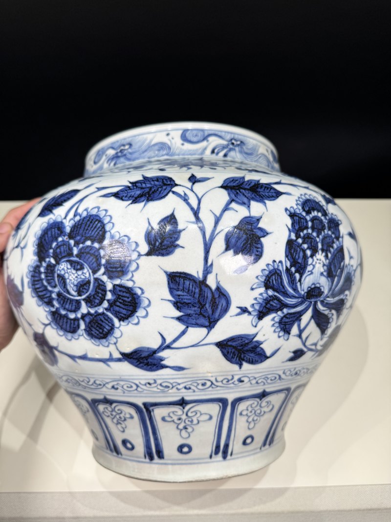 元 青花缠枝莲纹大罐 - 图6