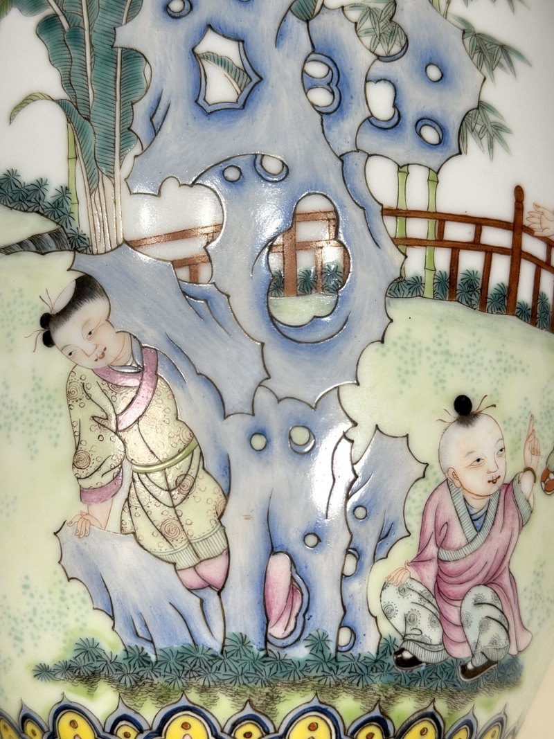 民国 粉彩婴戏图瓶 - 图12