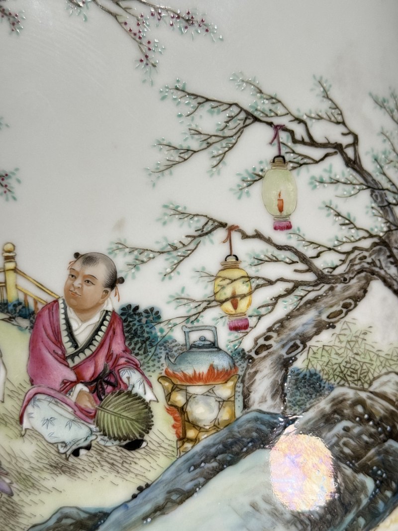 民国 绿地粉彩春夜宴桃李园图灯笼瓶一对 - 图7