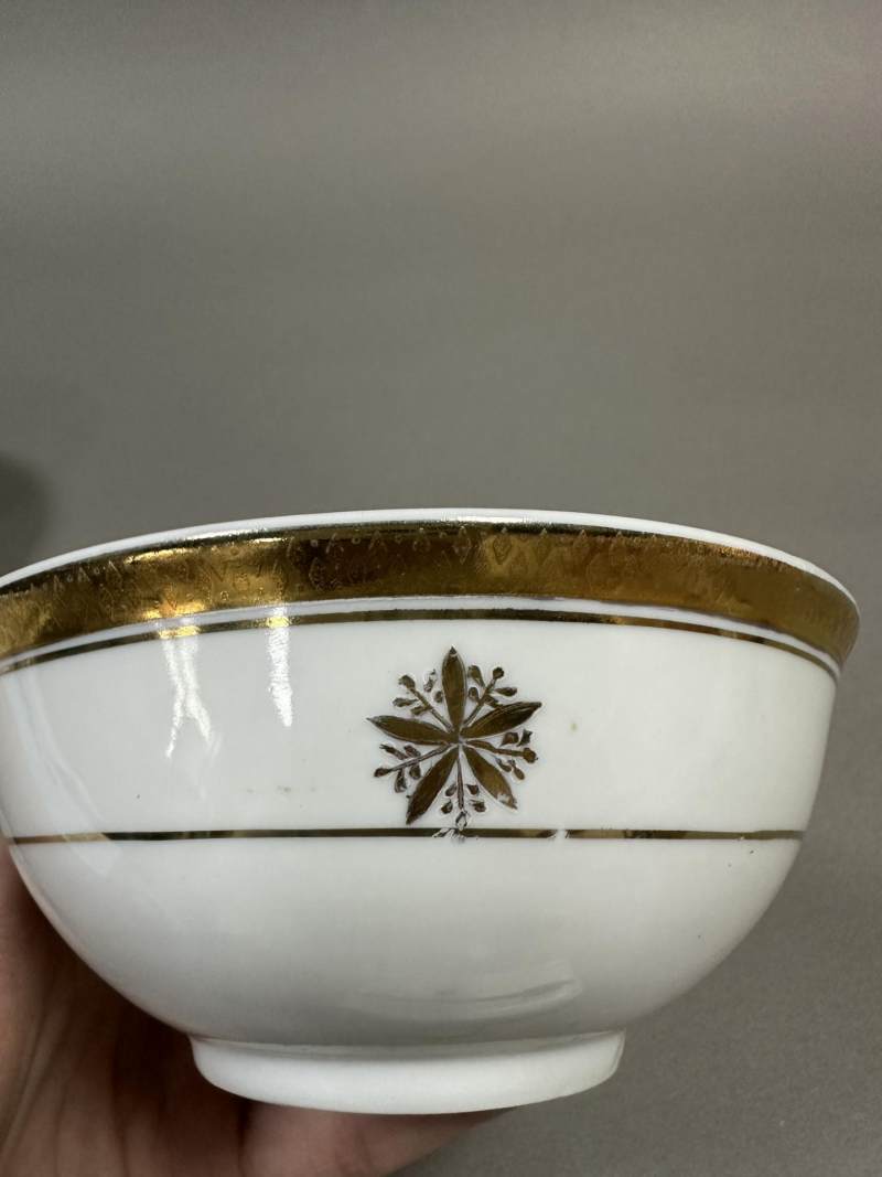    清宣统 溥仪伪满皇宫兰花御纹章碗（一对） - 图8