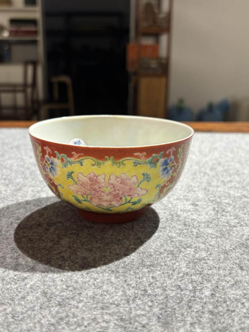    清道光 珊瑚红开光洋彩牡丹纹碗 - 图2