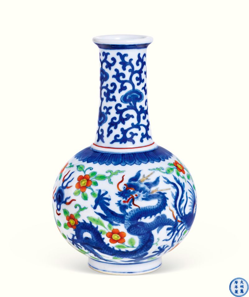 清雍正 青花加洋彩龙凤呈祥小赏瓶