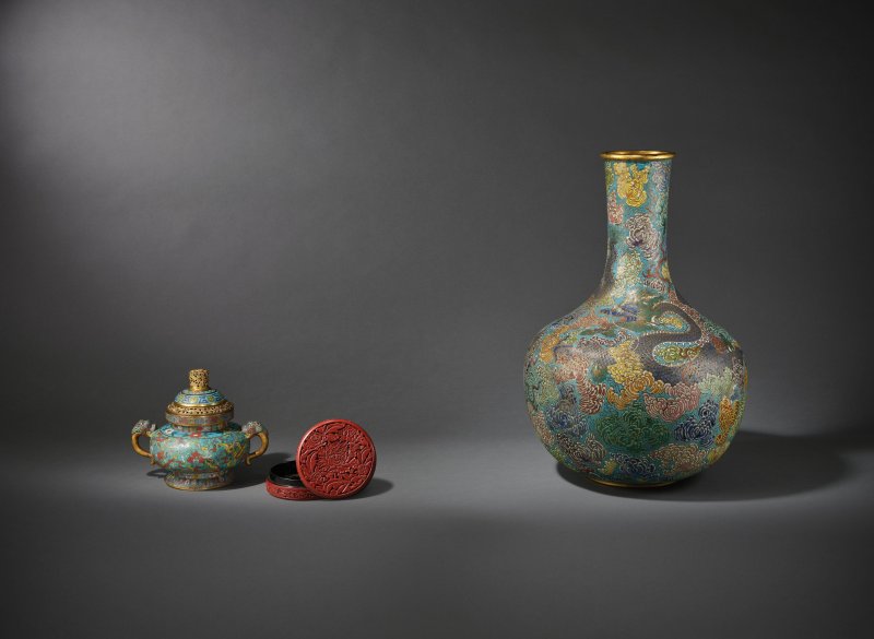 清雍正／乾隆　掐絲琺瑯逐珠雲龍紋天球瓶 | AN EXTREMELY RARE AND LARGE CLOISONNÉ ENAMEL 'DRAGON AND CLOUD' TIANQIUPING - 图18
