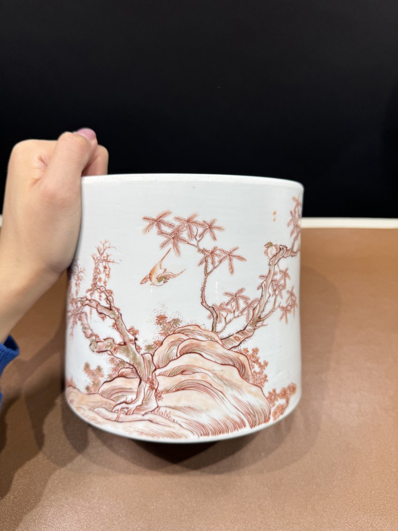 清康熙 矾红描金月月见喜图笔筒 - 图5