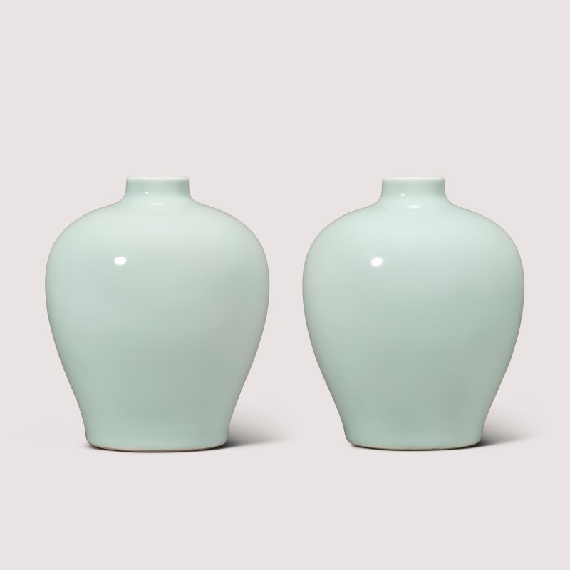 清雍正 粉青釉罐一對 雙圈六字楷書款  YONGZHENG SIX-CHARACTER MARKS IN UNDERGLAZE BLUE WITHIN DOUBLE CIRCLES AND OF THE PERIOD (1723-1735) - 图1