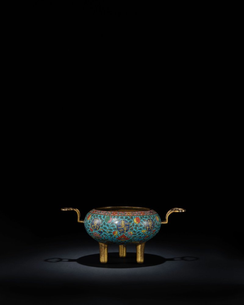 明萬曆　掐絲琺瑯蟠桃萬壽三足爐 | A CLOISONNÉ ENAMEL 'LONGEVITY' TRIPOD INCENSE BURNER, DING - 图6