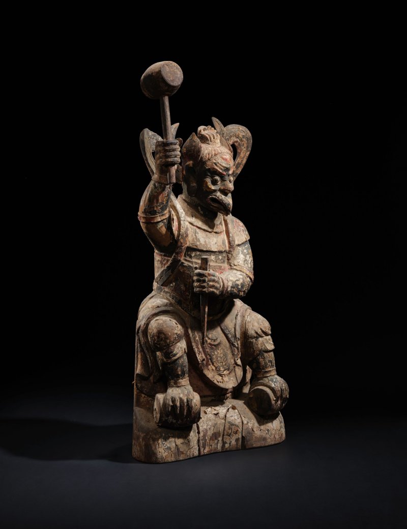 明 約十六世紀 彩繪木雕雷公像 | A POLYCHROMED WOOD FIGURE OF LEI GONG - 图3