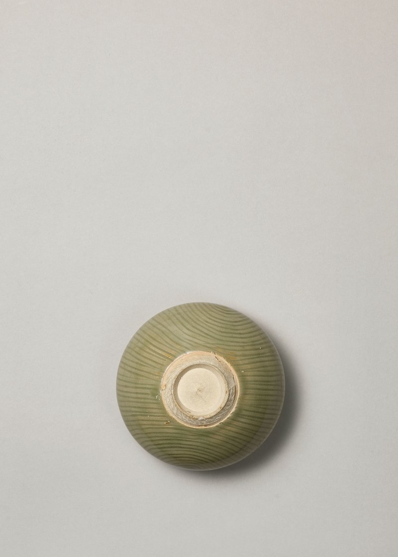北宋/金　耀州窯青釉刻柳斗紋缽 | A CARVED YAOZHOU CELADON-GLAZED BOWL - 图3
