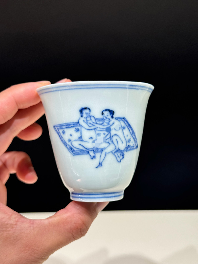 明崇祯 青花才子佳人图铃铛杯 - 图3